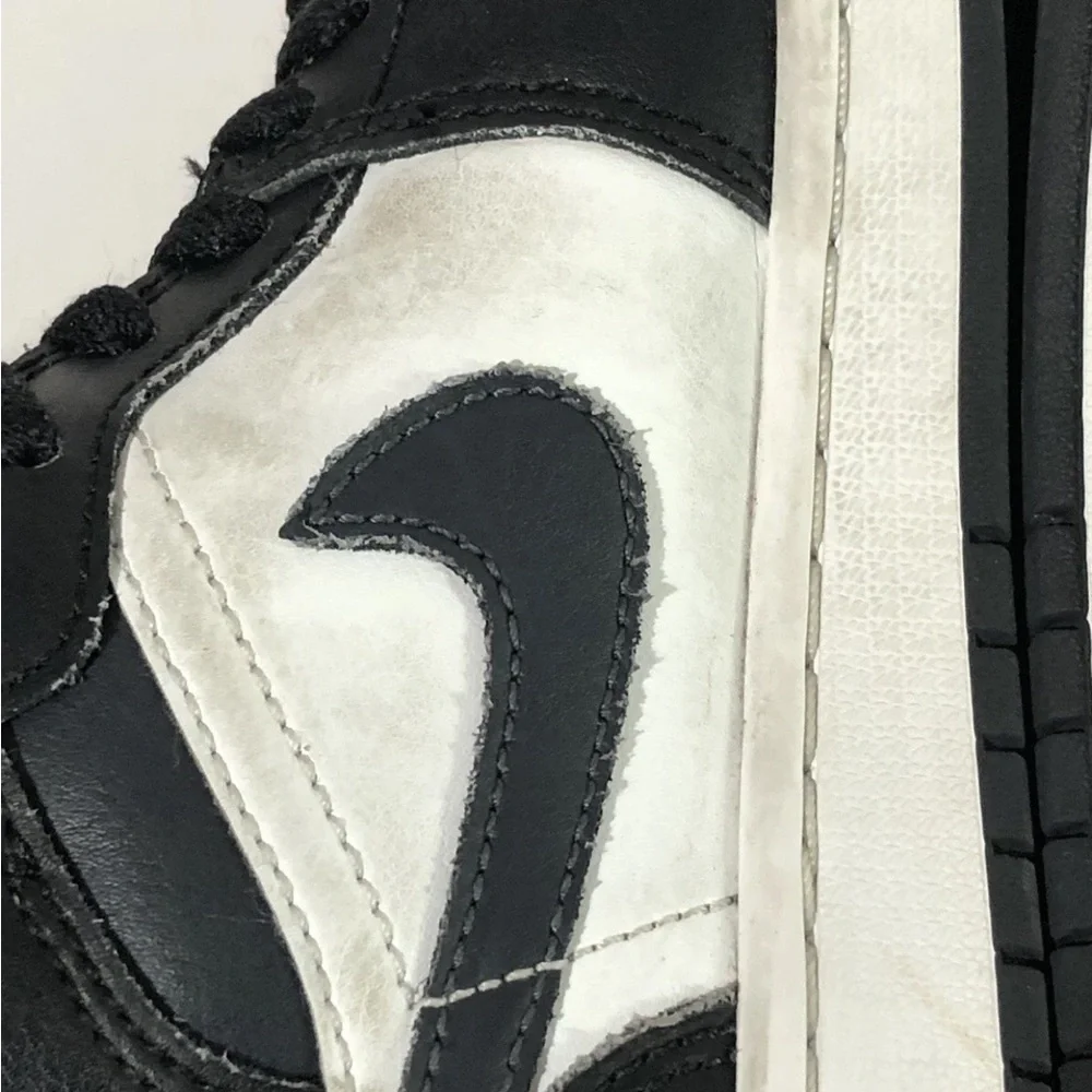 JORDAN 1 Mid Off Noir Toe DQ8426-010 Men's
